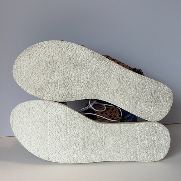 Women’s Brown Leopard Print Strap Contoured Bed Sandals w/ Hook & Loop Closure - Picture 9 of 9